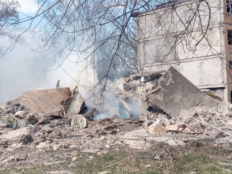 Russian troops launched airstrike on Avdiivka, destroyed high-rise building, - RMA 04
