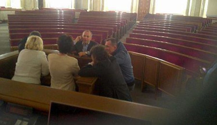 Party of Regions Militants Came to Rada at Night. PHOTO