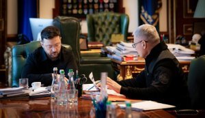 РФ применяла разведданные с китайских спутников для ударов по энергетике Украины, - Зеленский