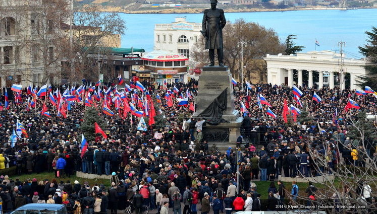 В Севастополе требуют отдать власть "избранному" на митинге "мэру": созвана экстренная сессия горсовета. ФОТОрепортаж+ВИДЕО