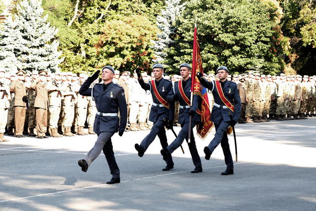 Першокурсники Одеської військової академії склали присягу 02