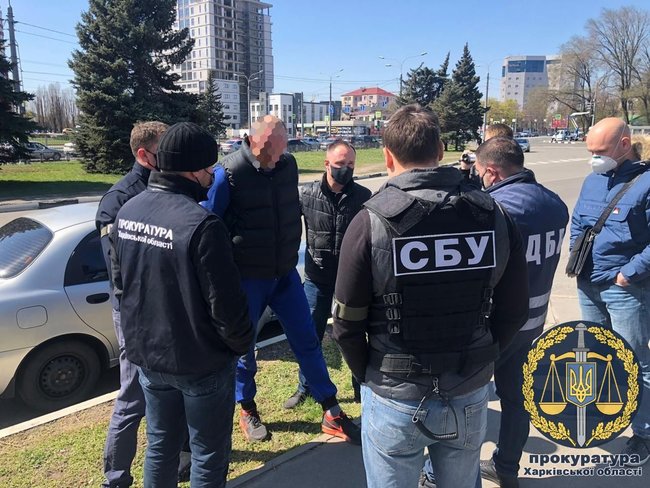Сотрудник Госмиграции предлагал иностранцу ускорить оформление гражданства Украины за $2,5 тыс., - прокуратура Харьковщины 02