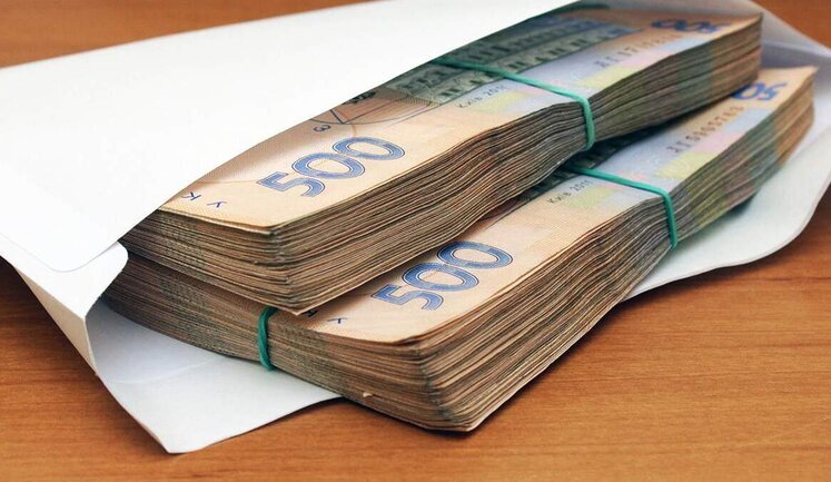 По 5 мільйонів на депутата: уряд купує голоси за податок на посилки, – ЗМІ