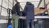 Австрійські парламентарі особисто довезли до кордону України гумдопомогу від Австрії