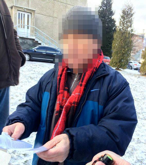 Чиновник горсовета на Львовщине задержан за систематическое взяточничество, - Нацполиция 01