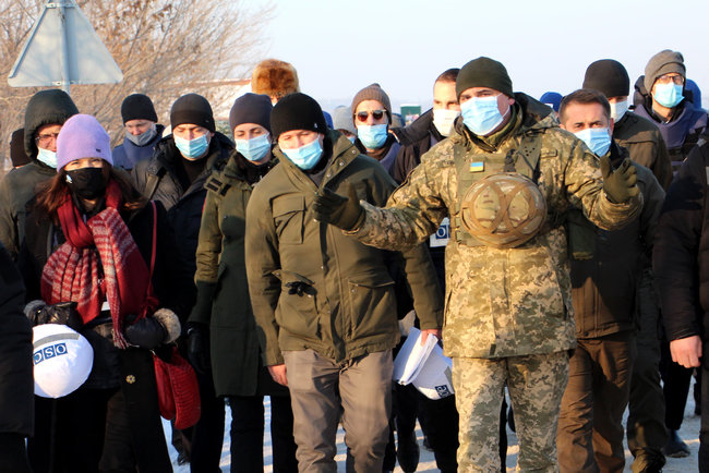 Председатель ОБСЕ Линде посетила КПВВ в Золотом на Луганщине (обновлено) 07