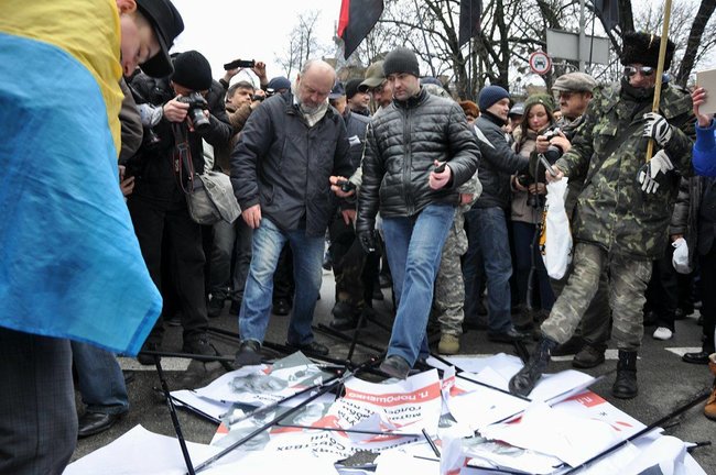 Наш враг олигархат! Наш враг - Порошенко!: сторонники Саакашвили провели марш в Киеве с призывом импичмента президента (обновлено) 33