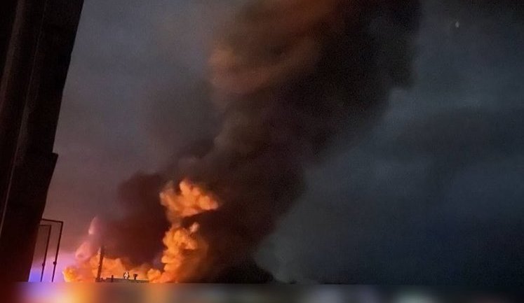 Mall on fire in Odessa after shelling by occupants. VIDEO&PHOTOS
