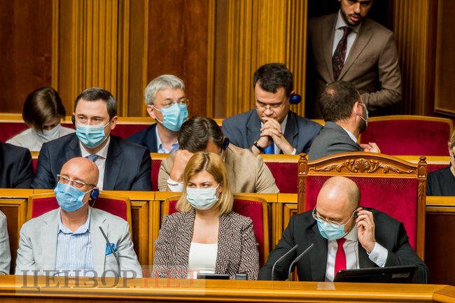 Радісна Верещук, Корнієнко, який насмішив зал, вітання Гетманцева Королевській і розуміючий погляд Третьякової на Тищенка, - робота ВР 17 липня 02