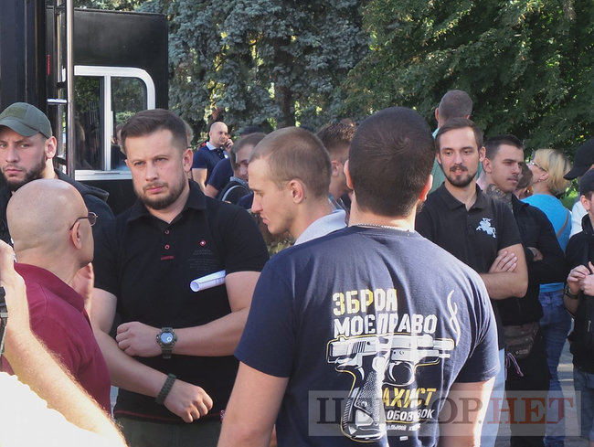 Президент обіцяв, - Нацкорпус пікетує Раду з вимогою спрощення процедури отримання громадянства учасниками АТО 28