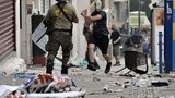 Хитом социальных сетей стало уникальное фото протестов в Греции. ФОТО