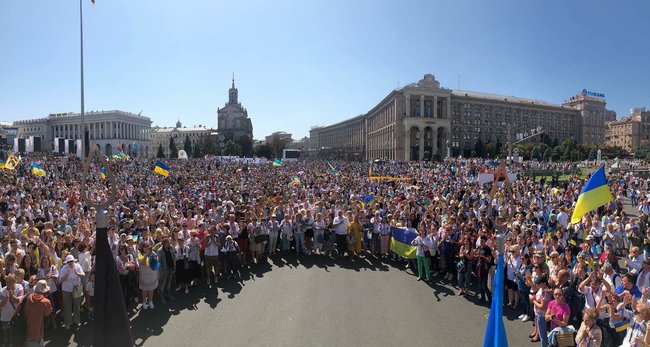 Давно не було таких теплих маршів: тисячі бійців пройшли центром столиці 17