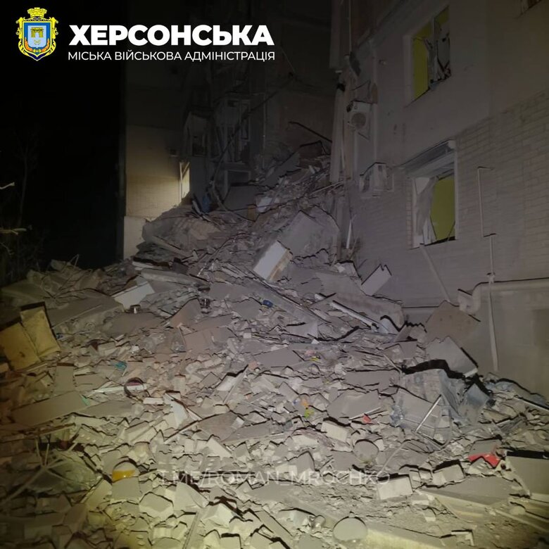 Росіяни вдарили по будинку в Херсоні