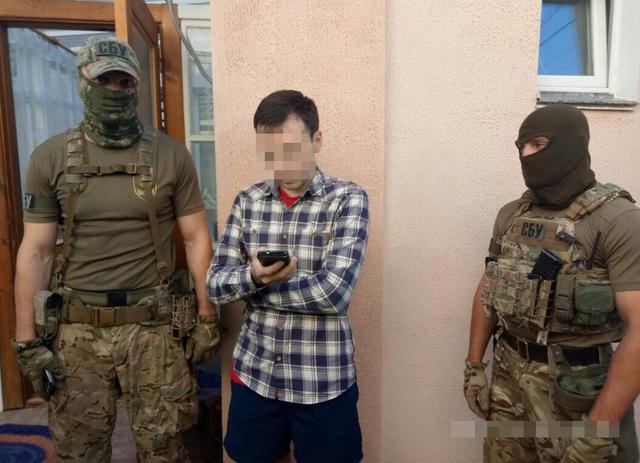 Аналітика на 2 сторінки - 4300 рублів: затриманий СБУ блогер Муравицький працював на Кремль із 2014 року 01