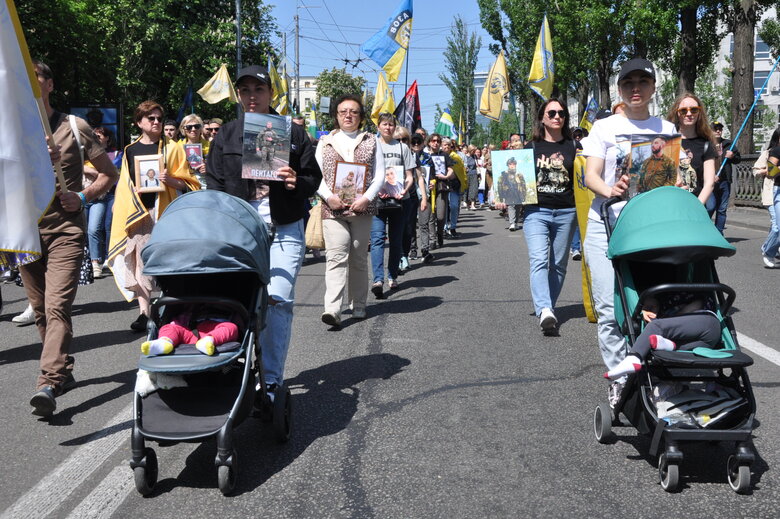 Anniversary of order to withdraw from Azovstal: march We are waiting for home of heroes of Mariupol took place in center of Kyiv 24