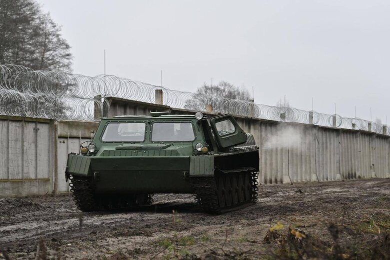 In north of Ukraine, wall is being built on border with Belarus, - PO 04