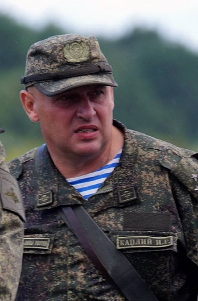 Рассказ российского наемника на Донбассе: Командир 76-й десантно-штурмовой дивизии полковник Каплий общается при помощи двух фраз: Пошёл на xyz! и Не 2,72 бёт! 01