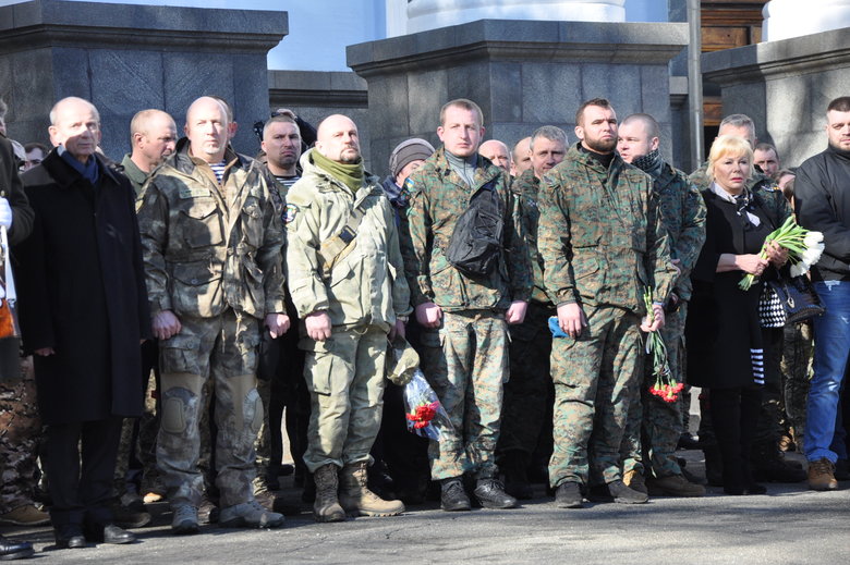 В Києві попрощалися із загиблим внаслідок російського обстрілу розвідником 30-ї ОМБр Антоном Сидоровим 40