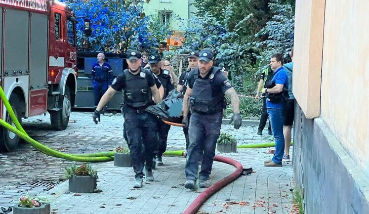 Ракетна атака по Львову: ракета влучила у житловий будинок, 4 загиблих (оновлено). ВІДЕО+ФОТО