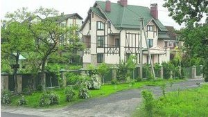 Road to the House for Budget Funds: Yanukovych, Firtash, Kivalov are Leaders of Embezzlement. PHOTOS