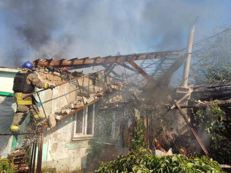 Occupiers shelled Nikopol region with artillery three times today: 12 private houses were destroyed, 2 gas pipelines, 4 power lines were damaged 01