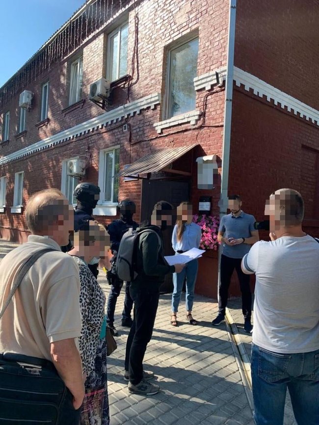 До 300 незаконных эвакуаций в день, - в Киеве разоблачили преступную группу из чиновников КГГА и предпринимателей 04