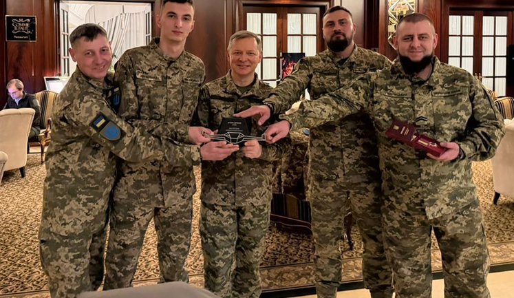 Зеленский и Федоров наградили операторов дронов 63-й ОМБр Третьего армейского корпуса. ФОТОРЕПОРТАЖ