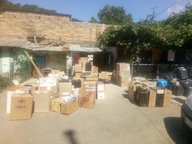 В Одессе налоговой милицией и пограничниками ликвидировано подпольное производство сигарет, изъято товаров на 5,8 млн грн 01 В Одессе налоговой милицией и пограничниками ликвидировано подпольное производство сигарет, изъято товаров на 5,8 млн грн 01