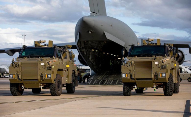 Австралия передала Украине 20 бронетранспортеров Bushmaster 06