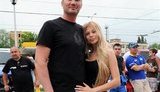 Янукович-младший вдвоем с длинноволосой блондинкой посетили ралли-рейд в Крыму. ФОТОрепортаж