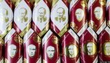 Путин с перцем и водкой: детей в Омске поздравили с Новым годом оригинальными конфетами. ФОТО