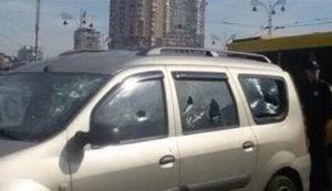 У Києві на вокзалі розстріляли автомобіль, - Стогній. ФОТО