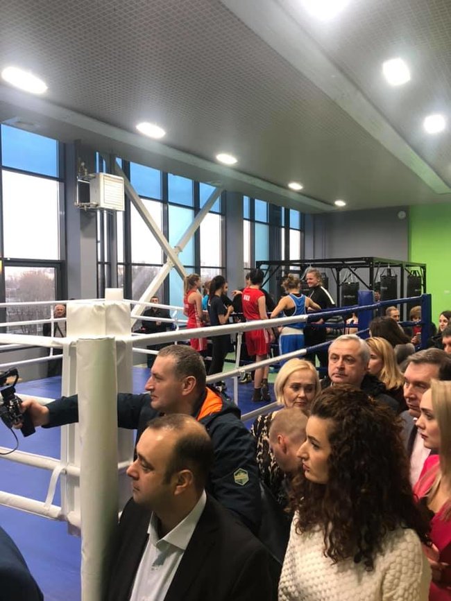 Брати Клички відкрили оновлений легкоатлетичний манеж у Києві 37