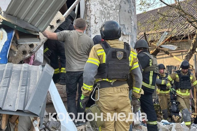 РФ вдарила КАБами по Сумах: відомо про влучання в школу