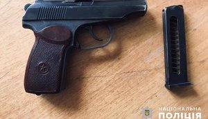 Експоліцейський стріляв у перехожих на Київщині через зауваження про неправильне паркування, - поліція