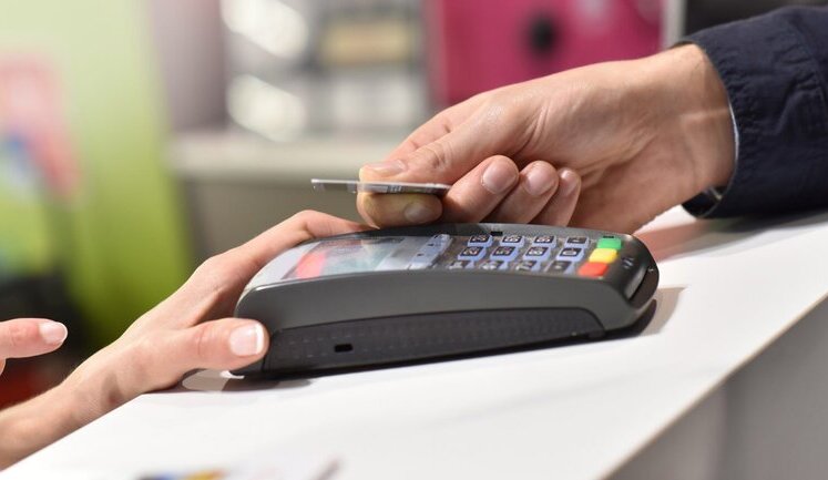 Нацбанк спрогнозував зменшення витрат українців за кордоном до $12 мільярдів за рік