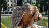 Росіяни знищили пам’ятник Махну в Гуляйполі