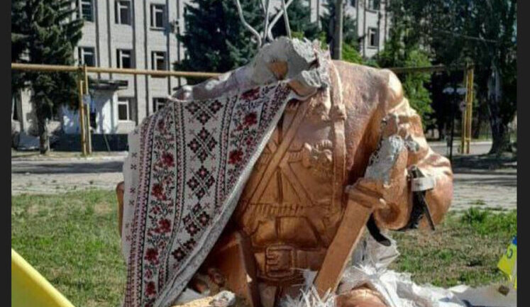 Росіяни зруйнували пам’ятник Нестору Махну в Гуляйполі, який вважався символом вільного міста, - очільник Запорізької ОВА Федоров