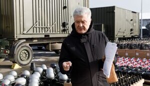 Порошенко повідомив про 15 повісток з ДБР
