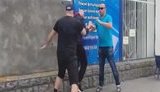 "Росія з нами не воює... Фільтруй розмову. Чи тобі зуби вибити? Ти півень, а не атовець. Ти для мене - пил під нігтями", - у Бердичеві побили ветерана АТО. ВIДЕО