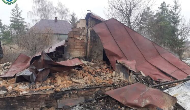 Унаслідок ворожого авіаудару загинуло подружжя в Біловодах на Сумщині: Їхні тіла виявили на згарищі будинку. ФОТО