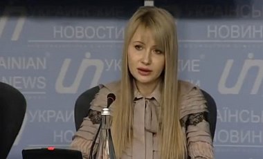 Адвокати дочки Ноздровської: За нами постійно стежать. Ми просимо гарантувати нашу безпеку 01