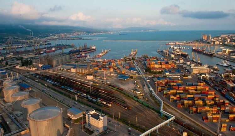 Ukrainian drones halt operations at two Russian oil ports on Black Sea – Bloomberg