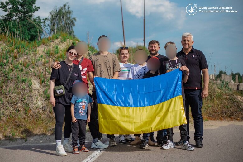 В Україну повернули 13 дітей