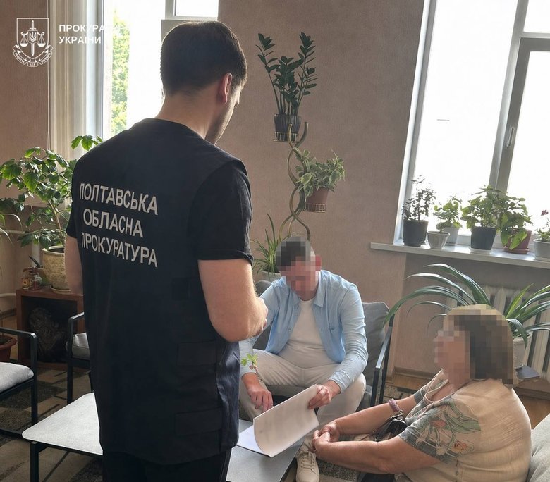 Посадовицям освіти повідомили підозри через укриття
