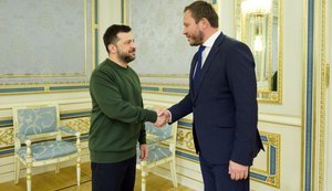 Зеленський та Цахкна обговорили виробництво дронів й оборонну допомогу Україні