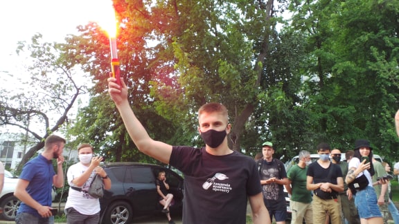 Мітингувальники під судом над Стерненком перекрили вулицю Дегтярівську 01