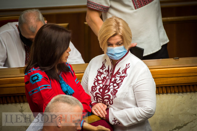 Черга до Шмигаля, Тищенко хвалиться відео зі своїм танцем, страшні ялинки Шахова та Ківа в обіймах Суркіса, - робота Ради 16 липня 13
