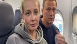 "Мальчик, водочки нам принеси, мы домой летим", - пост дружини Навального в соцмережах із борту літака "Берлін-Москва". ВIДЕО