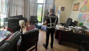 Двое партийцев "Нашего края" потребовали у предпринимателя 2,5 млн грн за статус нардепа. ФОТОрепортаж